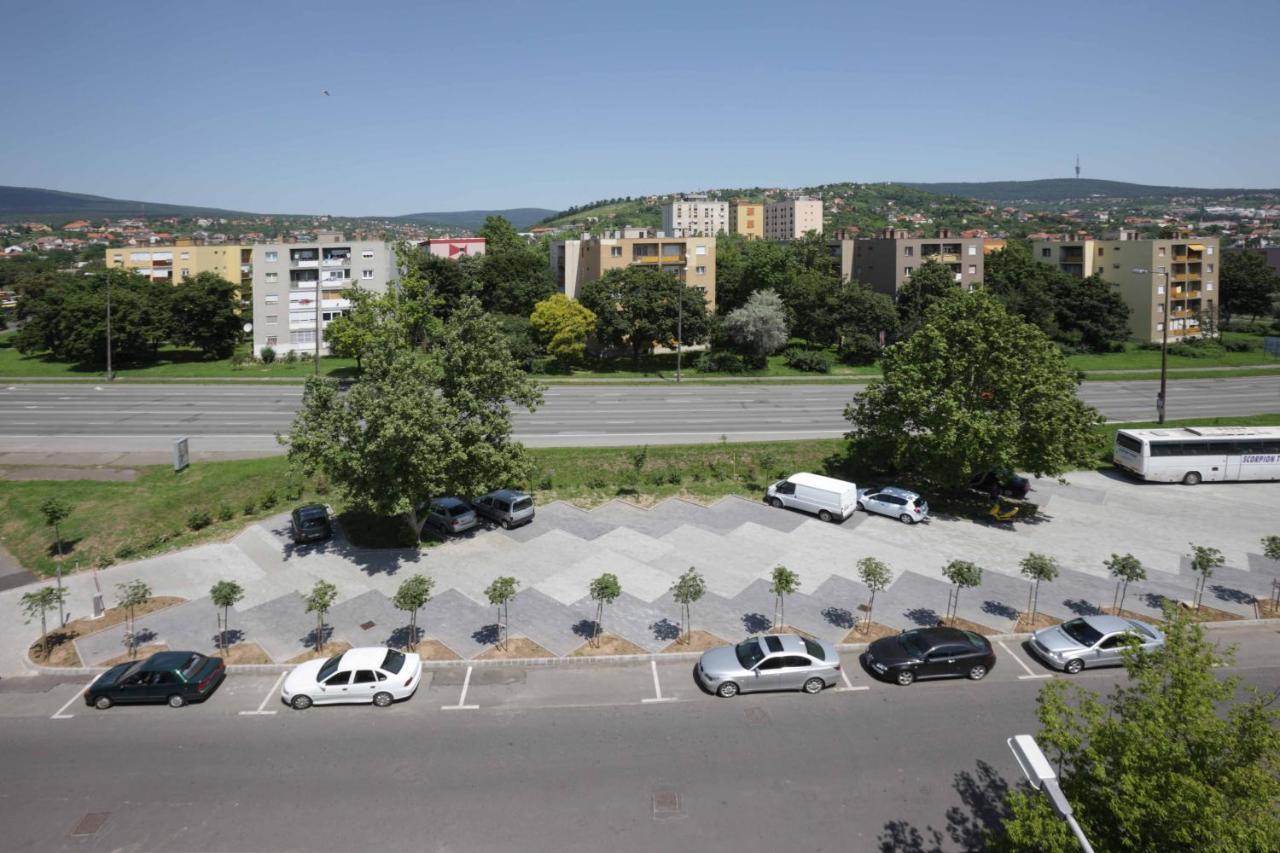 Laterum Economy Hotel Pécs Exterior foto
