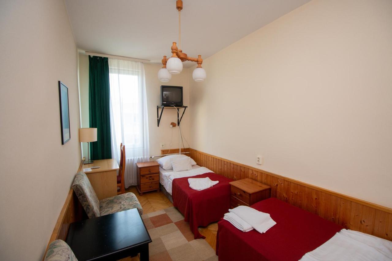 Laterum Economy Hotel Pécs Exterior foto