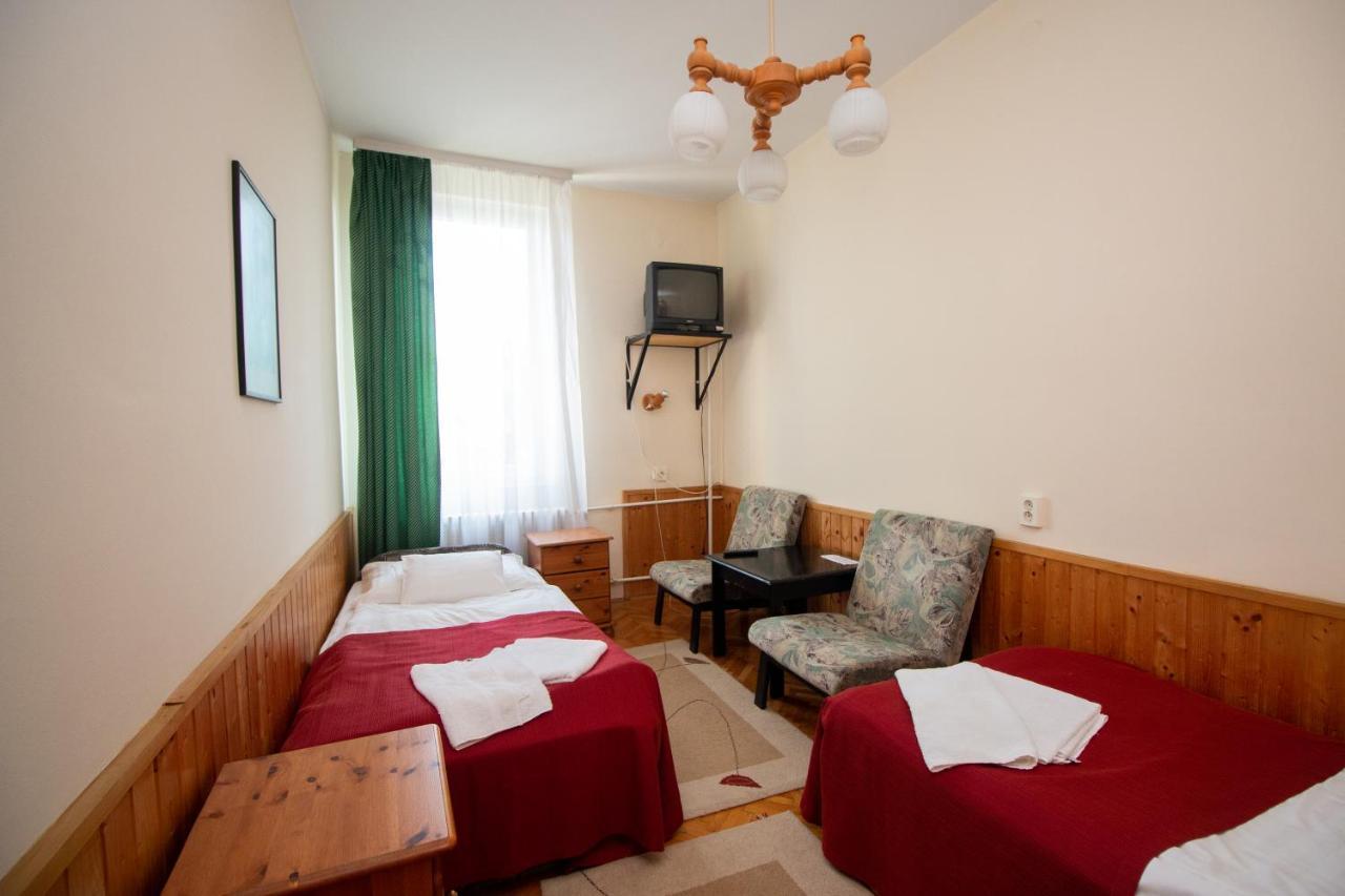 Laterum Economy Hotel Pécs Exterior foto