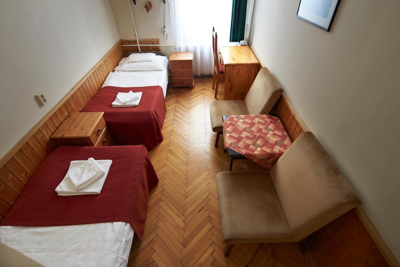Laterum Economy Hotel Pécs Exterior foto